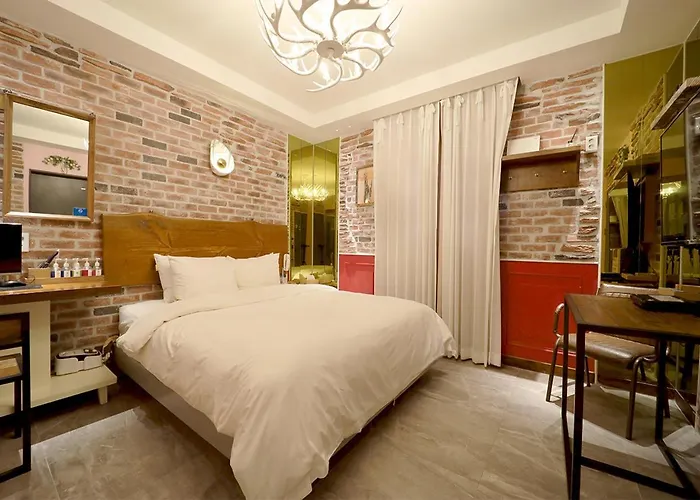 Hotel February New Building *