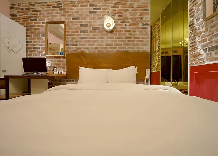 February New Building Hotel *